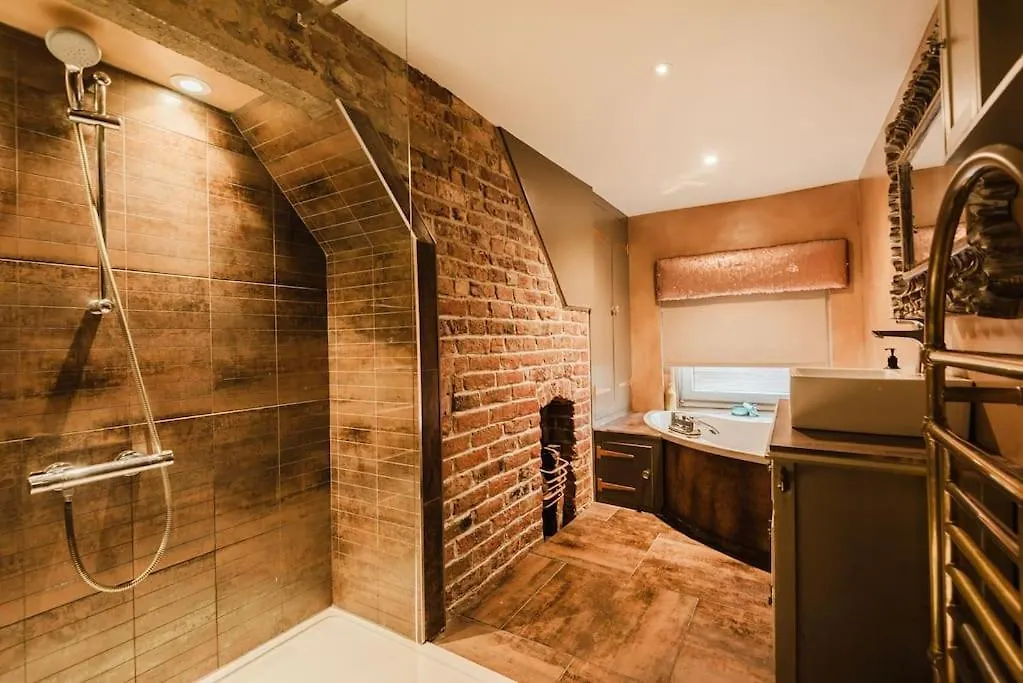 Knutsford Boutique Hideaway Apartment